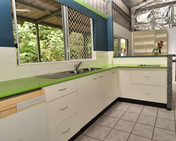 28 Melaleuca Drive, Tully Heads - Thumbnail 7
