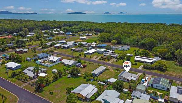 15 Casuarina Street, Tully Heads - Thumbnail 3