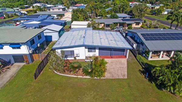 11 Sydney Smith Street, Kurrimine Beach - Thumbnail 2