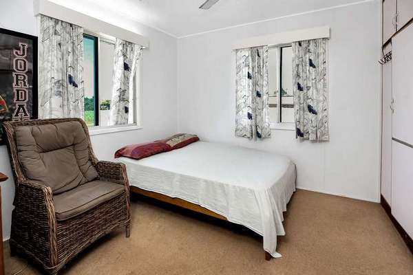34 OAK STREET, Goondi Bend - Thumbnail 8