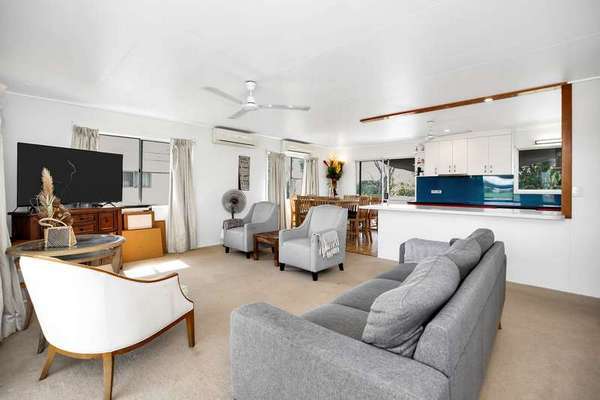 34 OAK STREET, Goondi Bend - Thumbnail 6
