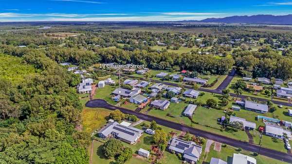 19 Casuarina Street, Tully Heads - Thumbnail 3
