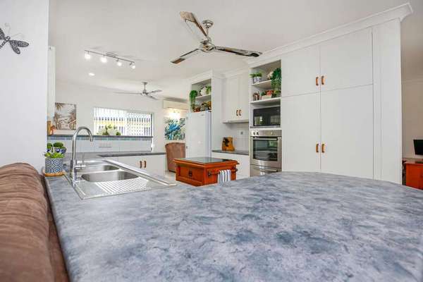 6 Bardon Close, Kurrimine Beach - Thumbnail 8