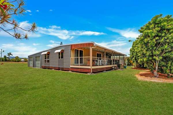 14 Taylor Street, Kurrimine Beach - Thumbnail 3
