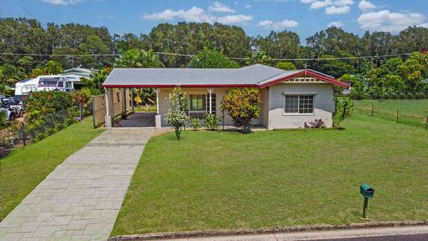 15 Casuarina Street, Tully Heads - Thumbnail 2