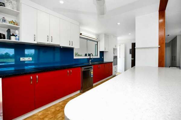 34 OAK STREET, Goondi Bend - Thumbnail 3