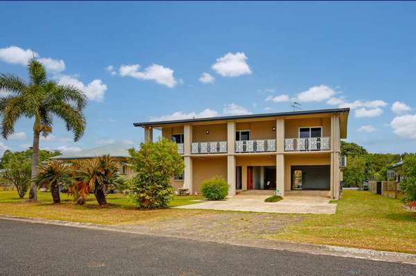 10 Ranleagh Street, Kurrimine Beach - Thumbnail 2