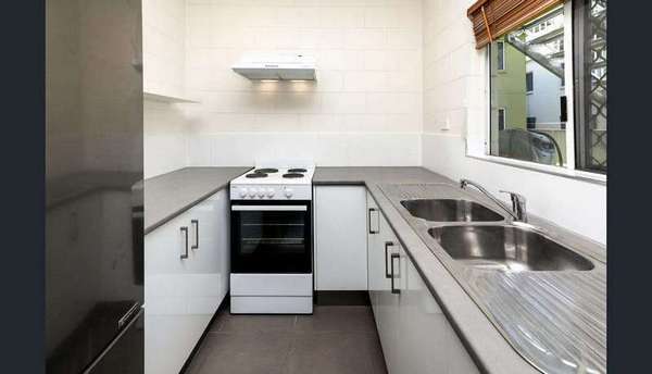 1/8 Kidston Street, Bungalow - Thumbnail 2