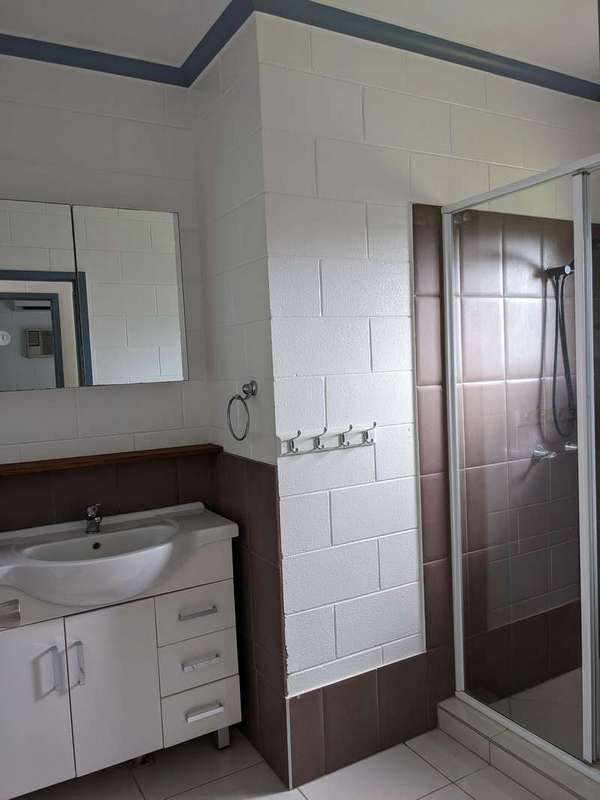 9 Phoenix Street, White Rock - Thumbnail 4