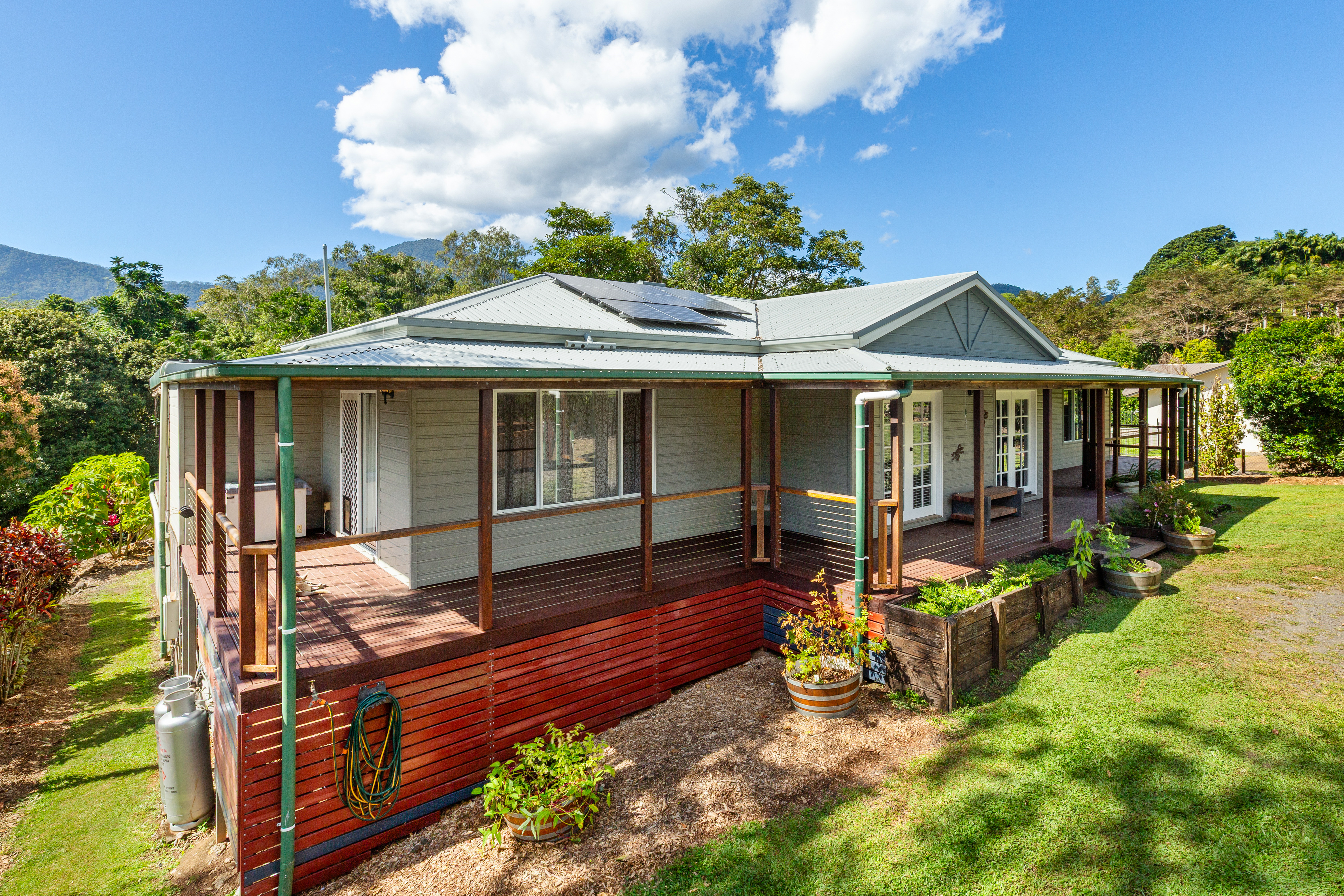 10-12 Claim Close, Goldsborough - Image 1