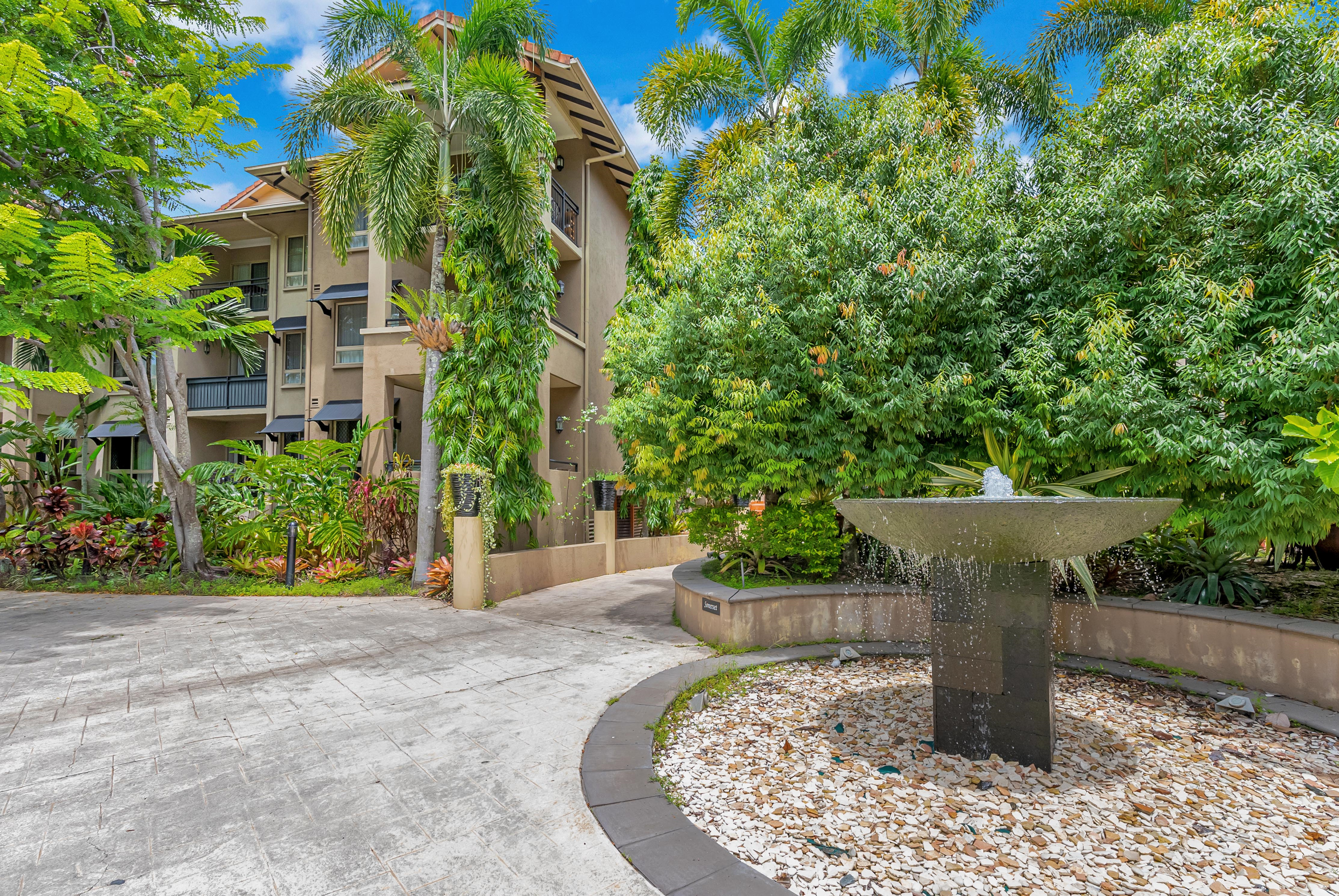 1707/2-10 Greenslopes Street, Cairns North - Image 1