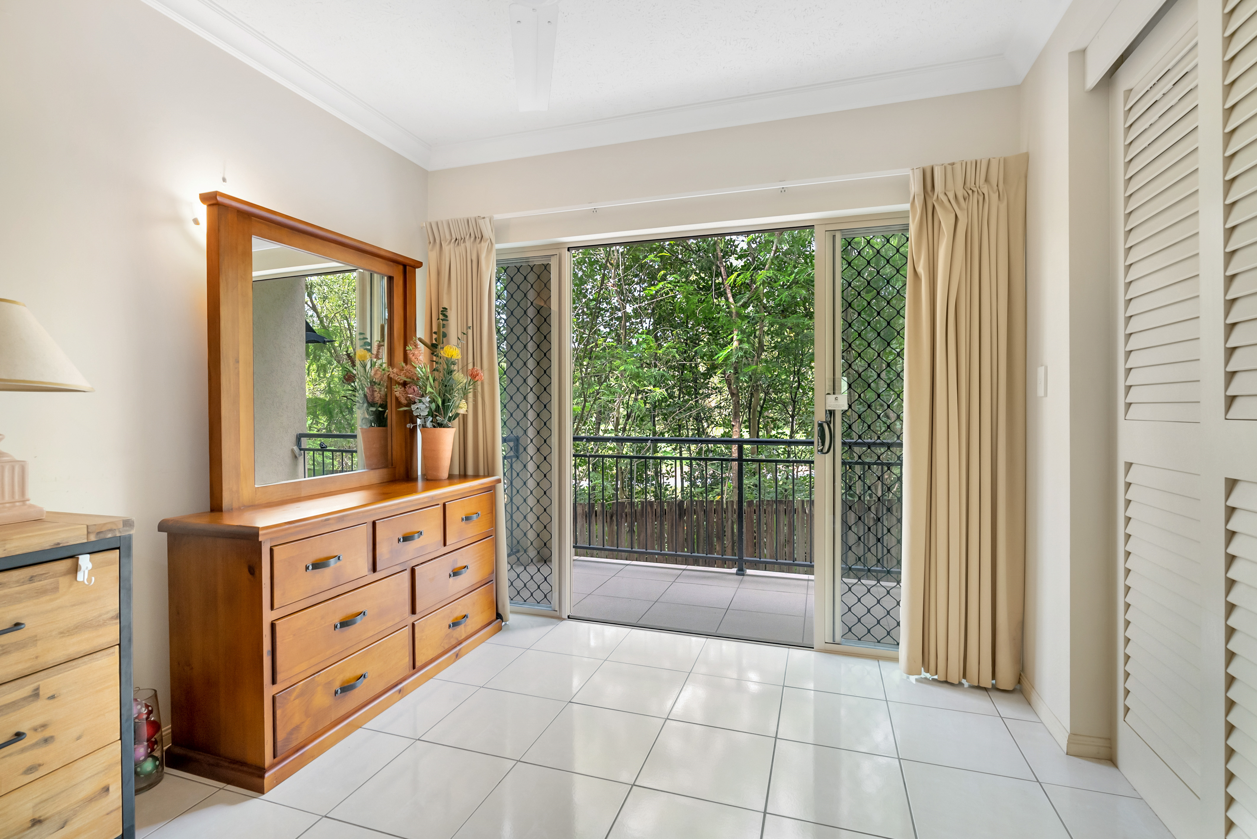 1707/2-10 Greenslopes Street, Cairns North - Thumbnail 4