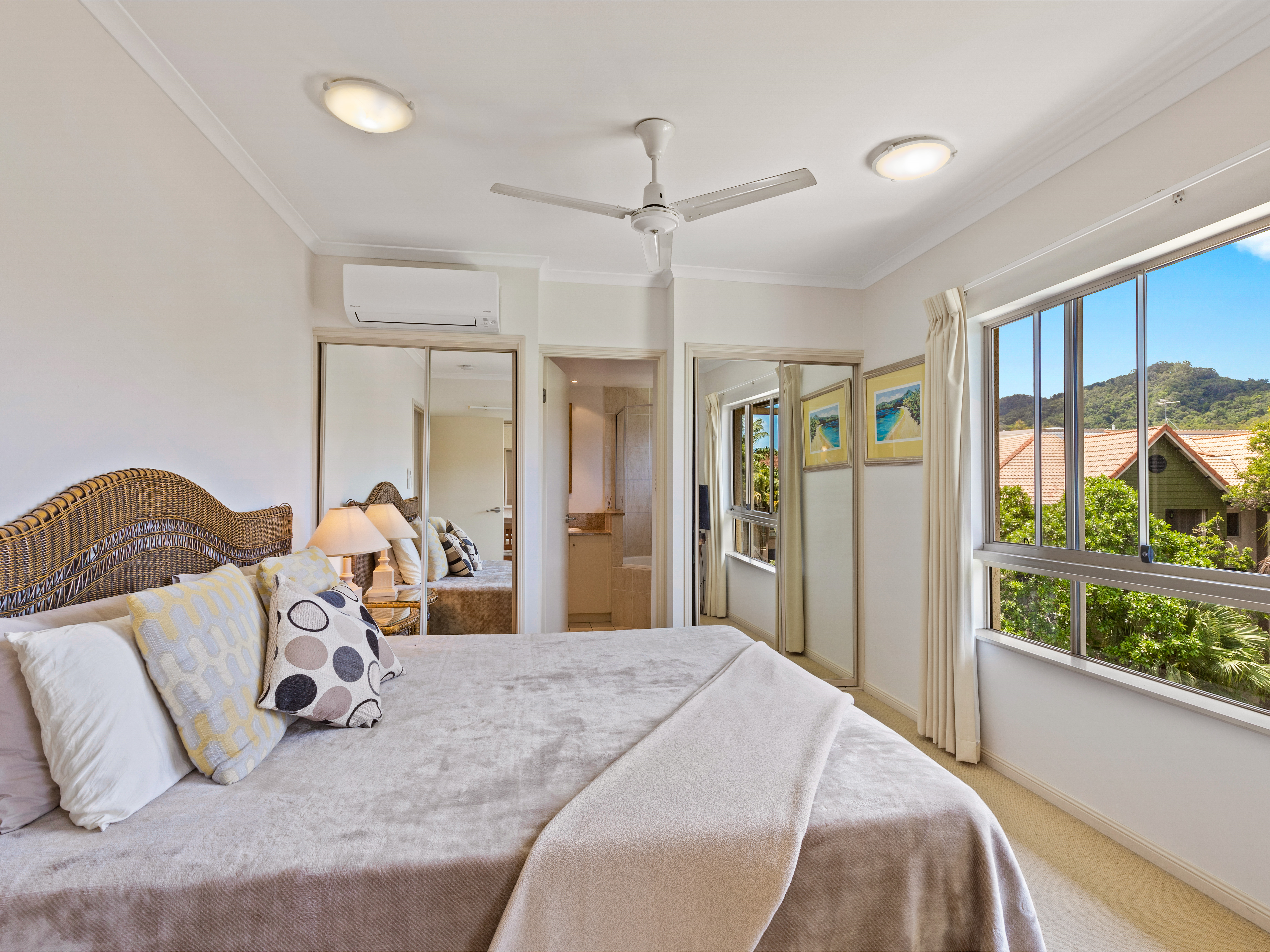 1324/2-10 Greenslopes Street, Cairns North - Thumbnail 4