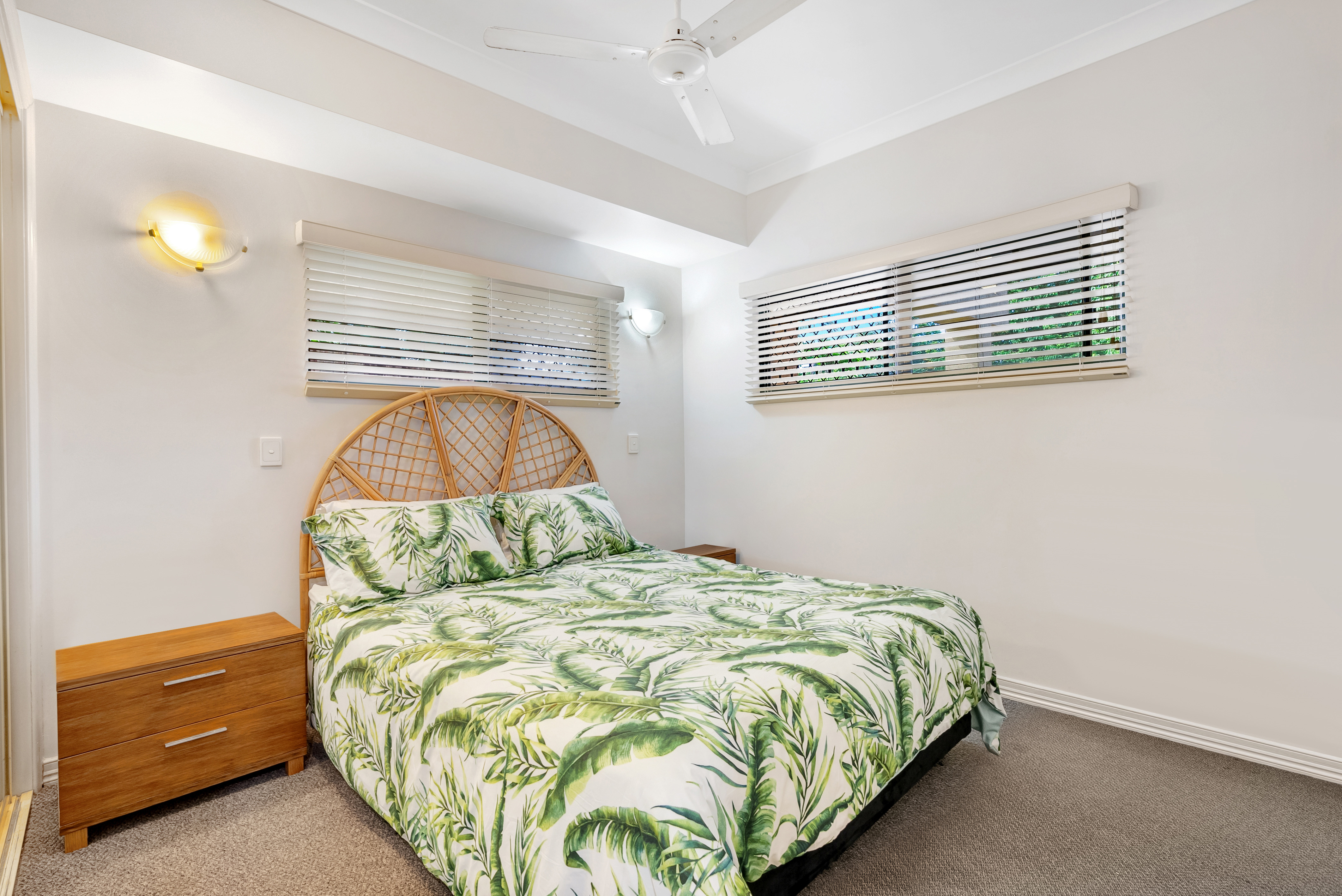 1/233 Esplanade, Cairns North - Thumbnail 2