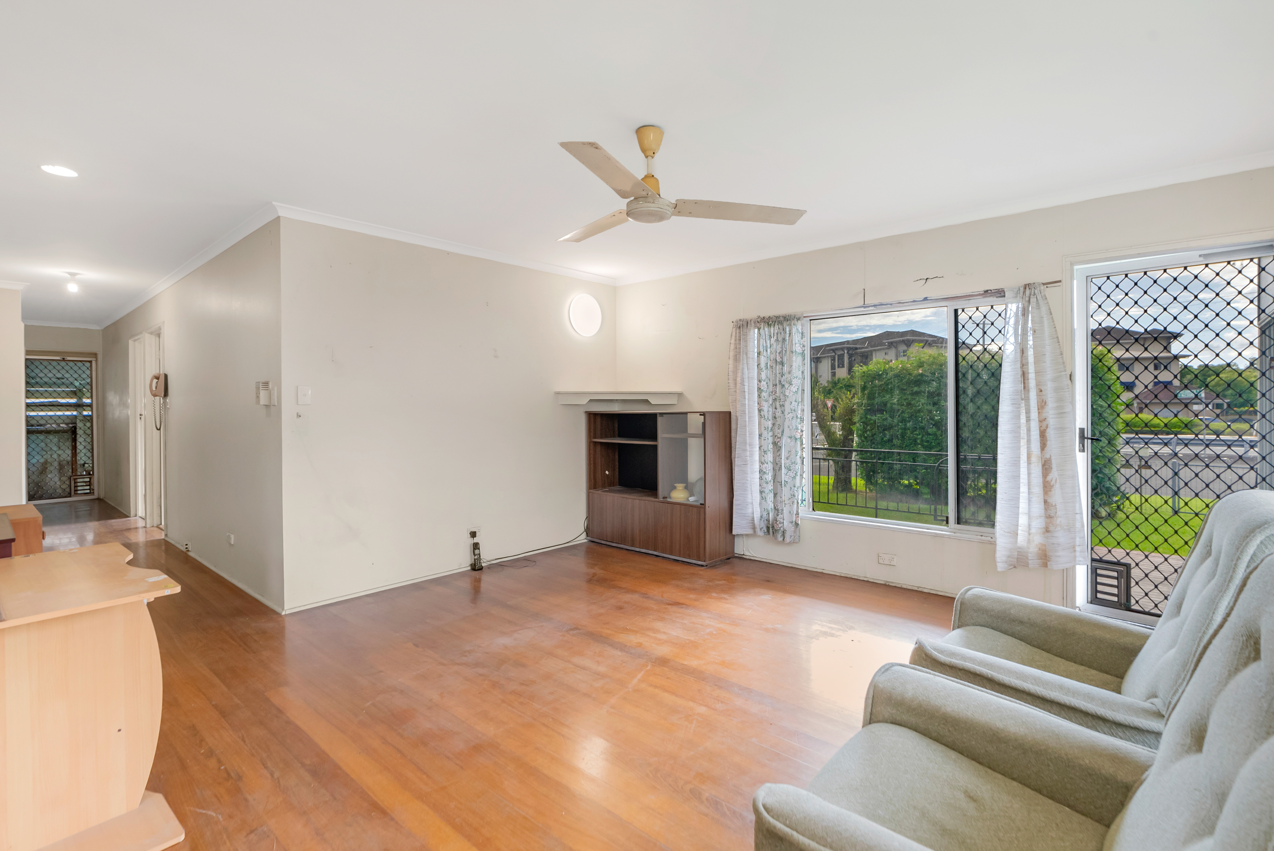 319 McCoombe Street, Mooroobool - Thumbnail 4