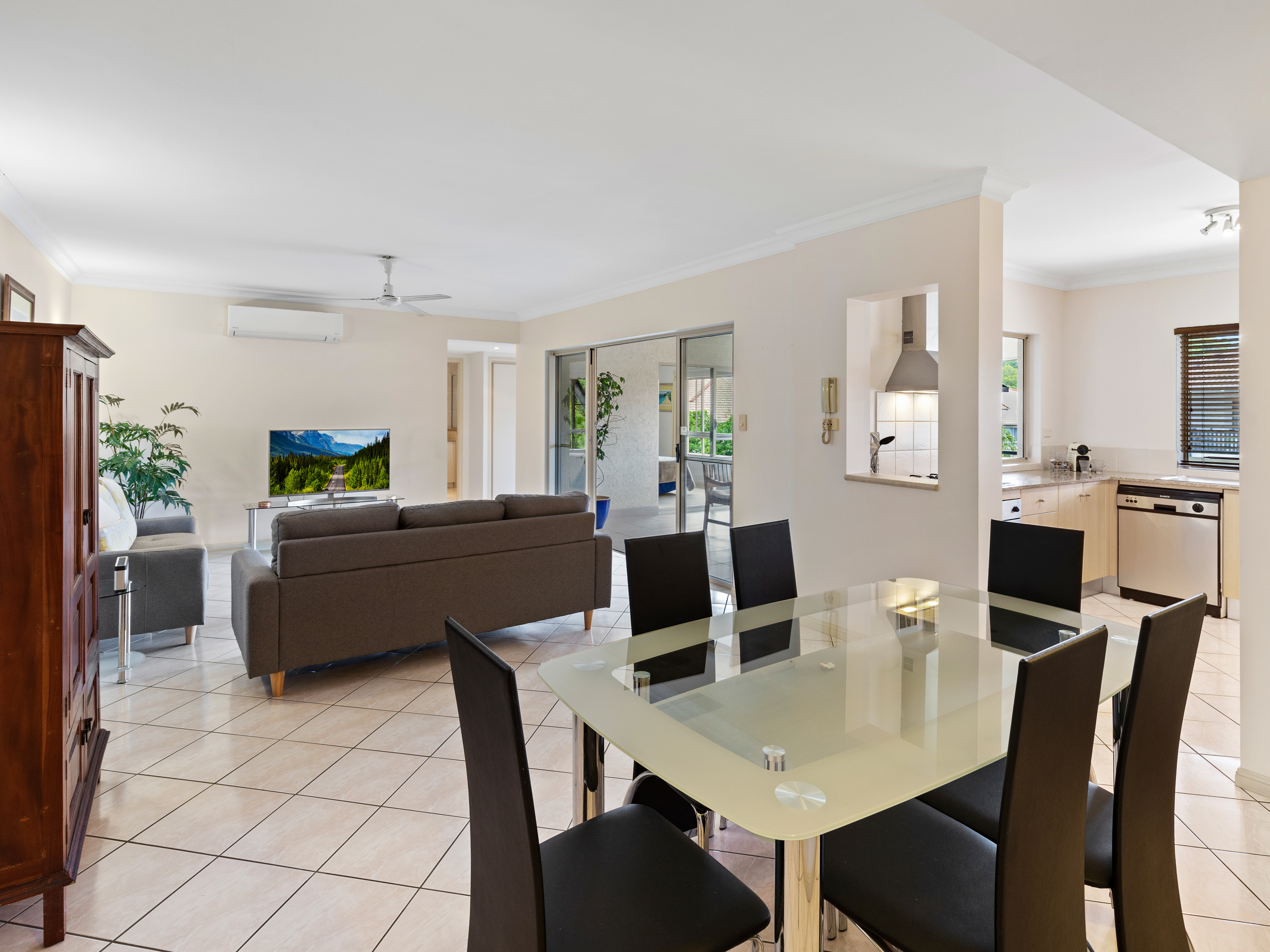 1324/2-10 Greenslopes Street, Cairns North - Thumbnail 3