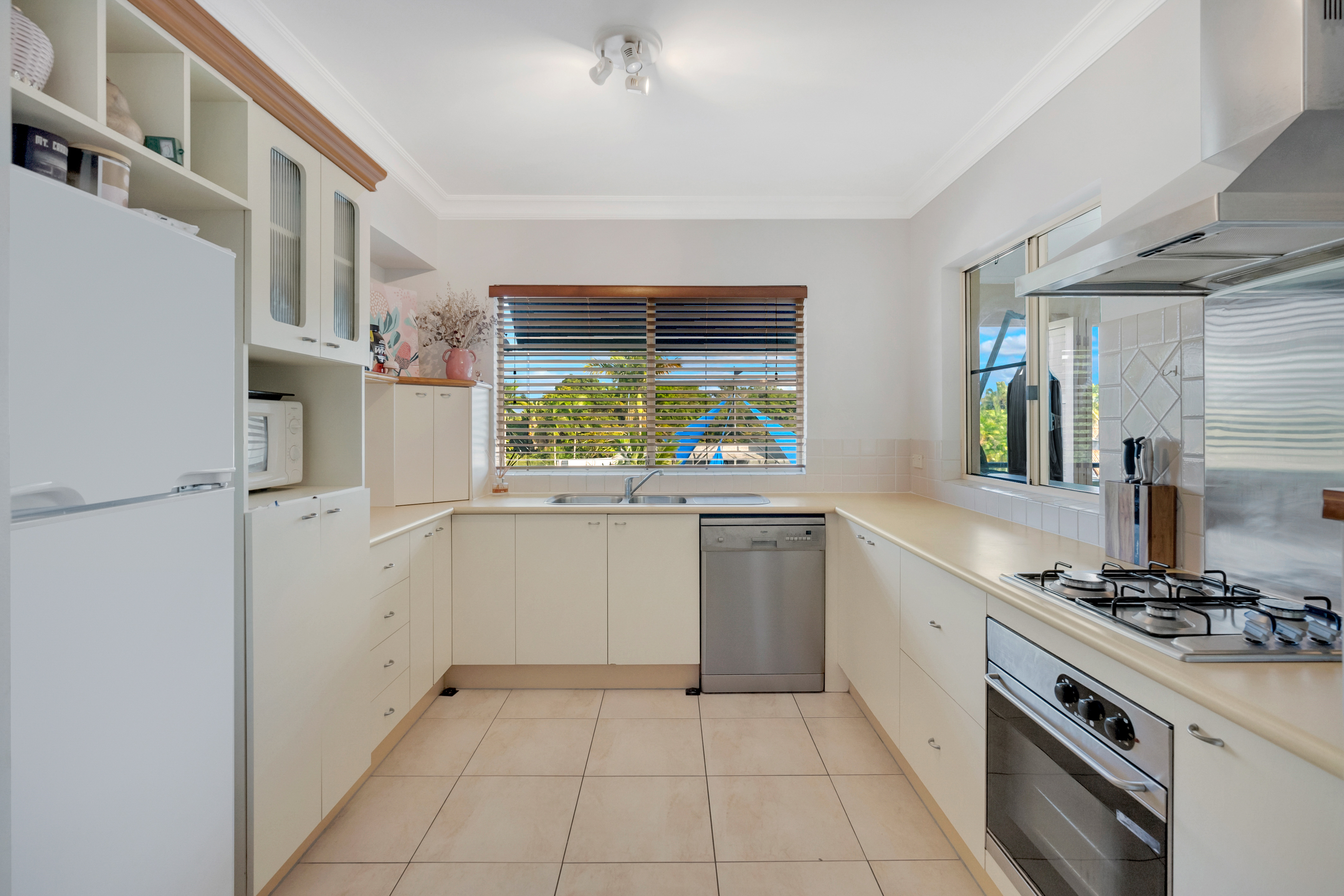 315/2-10 Greenslopes Street, Cairns North - Thumbnail 8