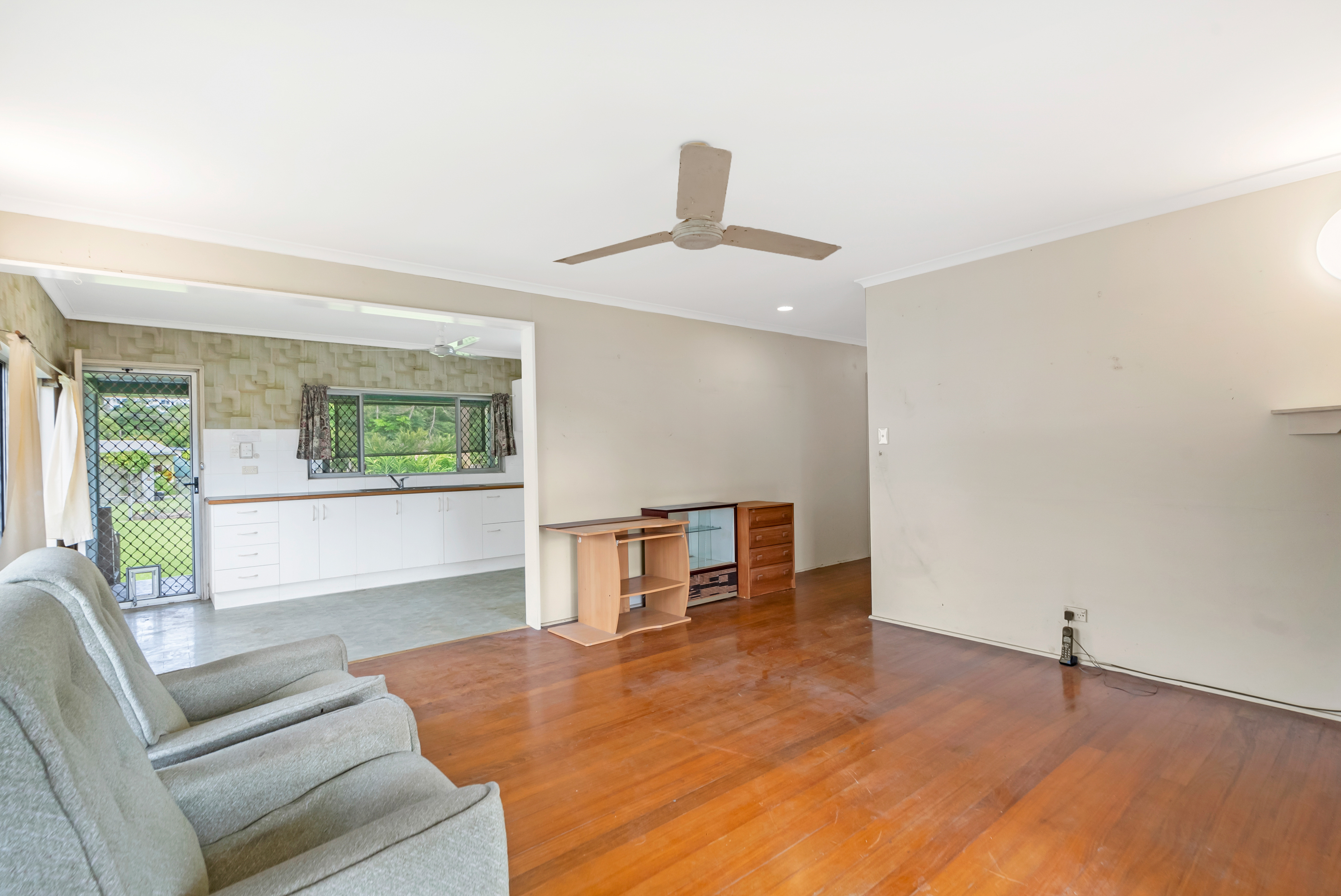 319 McCoombe Street, Mooroobool - Thumbnail 5