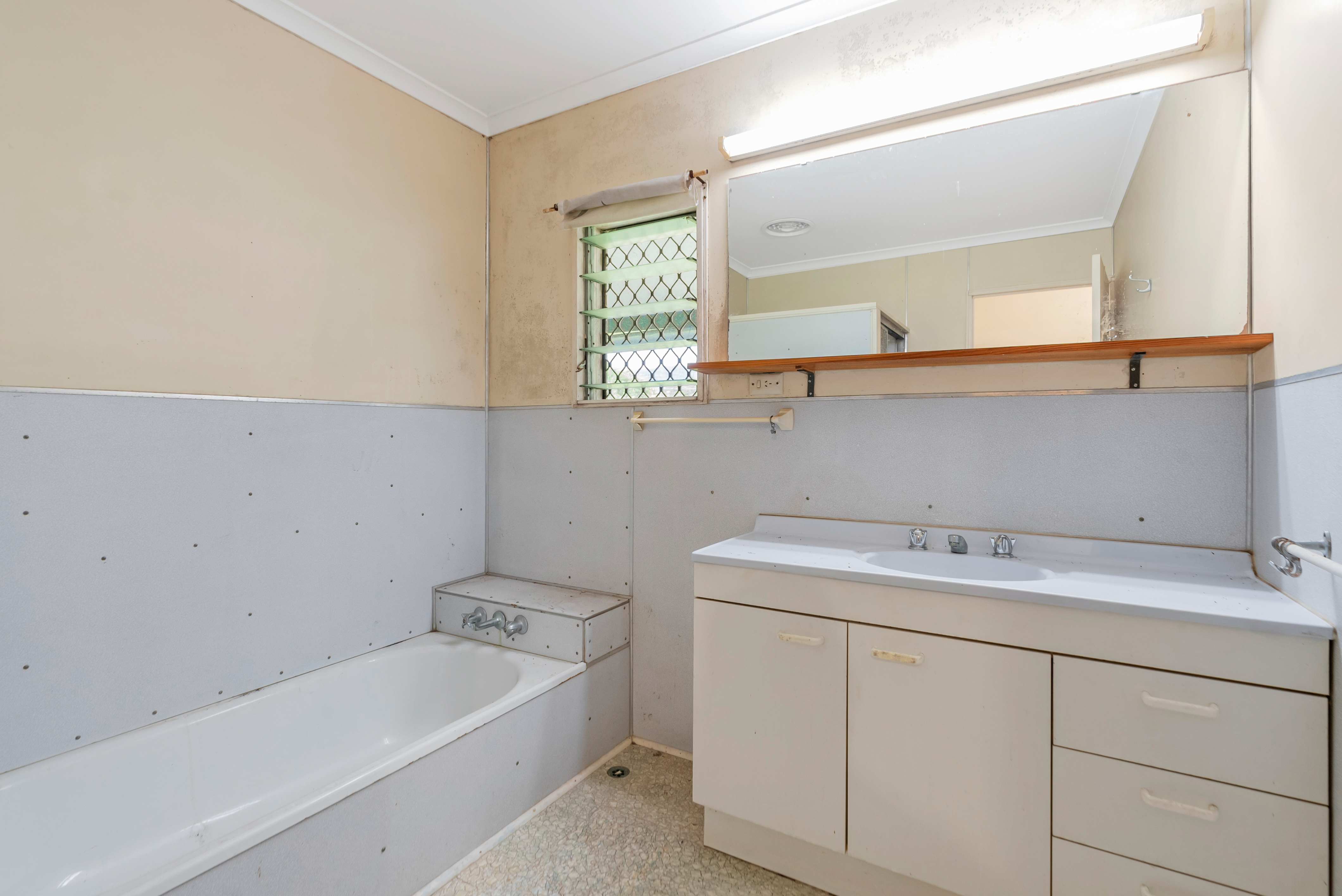 319 McCoombe Street, Mooroobool - Thumbnail 8