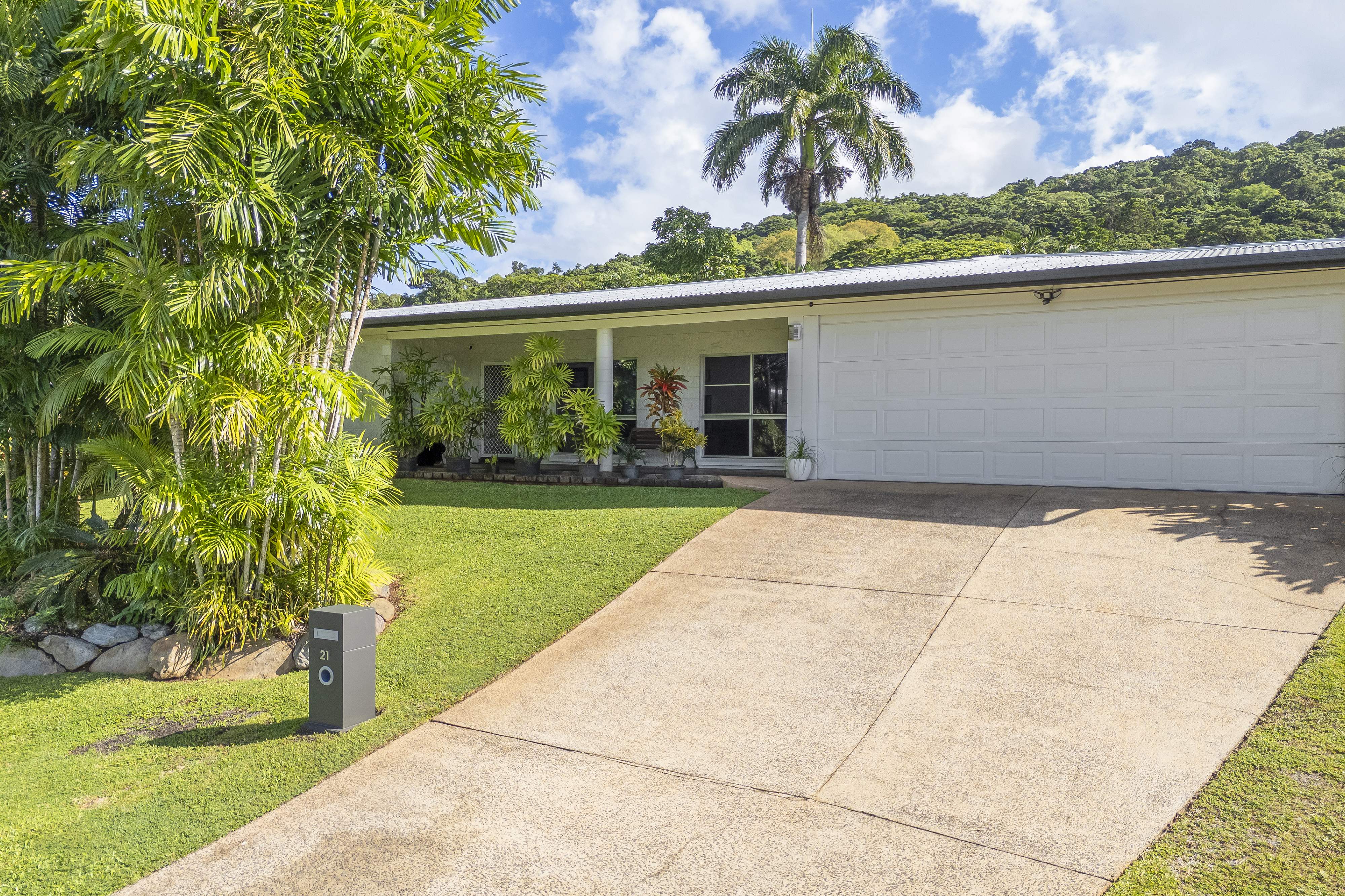 21 Adam Drive, Brinsmead - Image 1