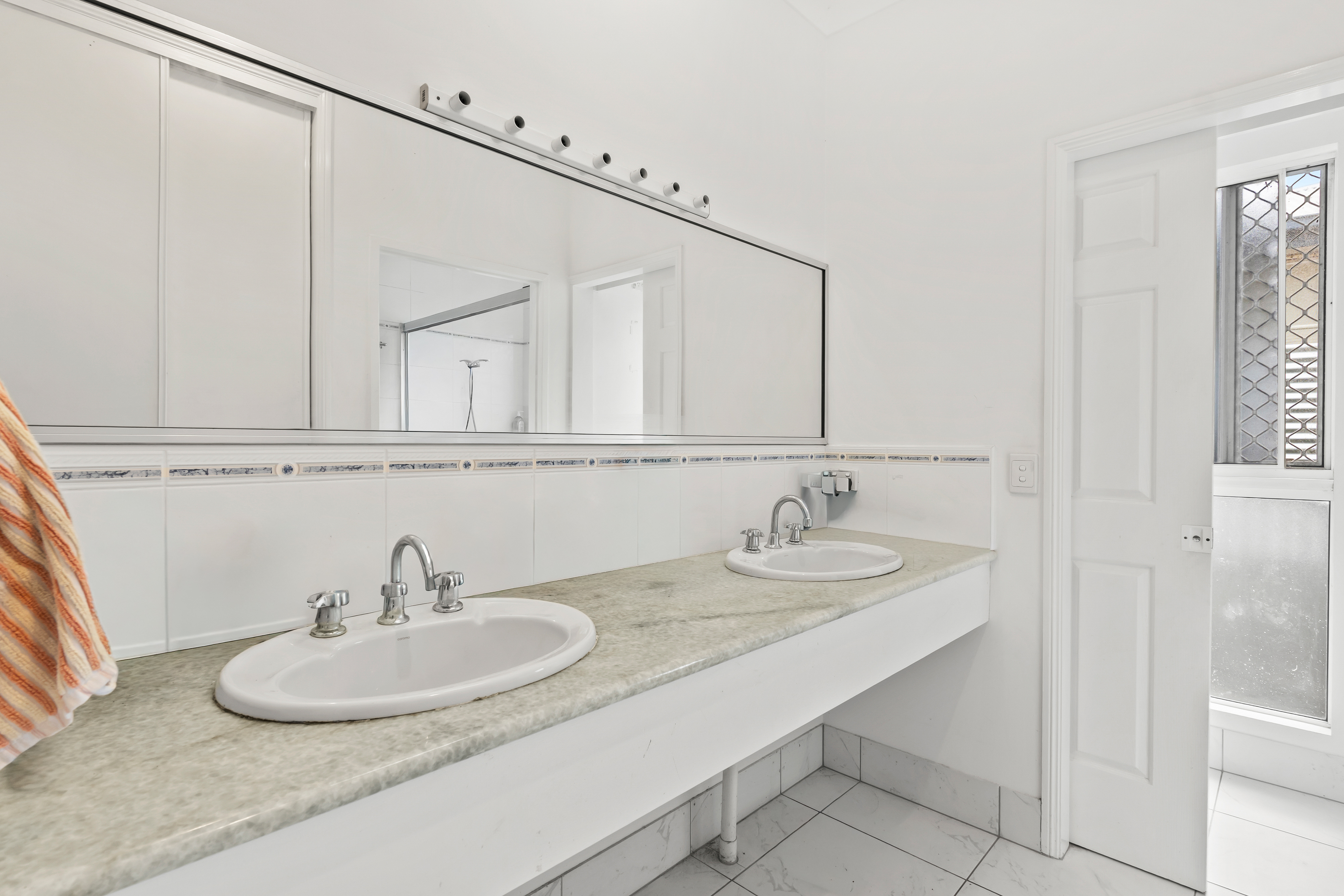 10 Jumna Close, Bentley Park - Thumbnail 7