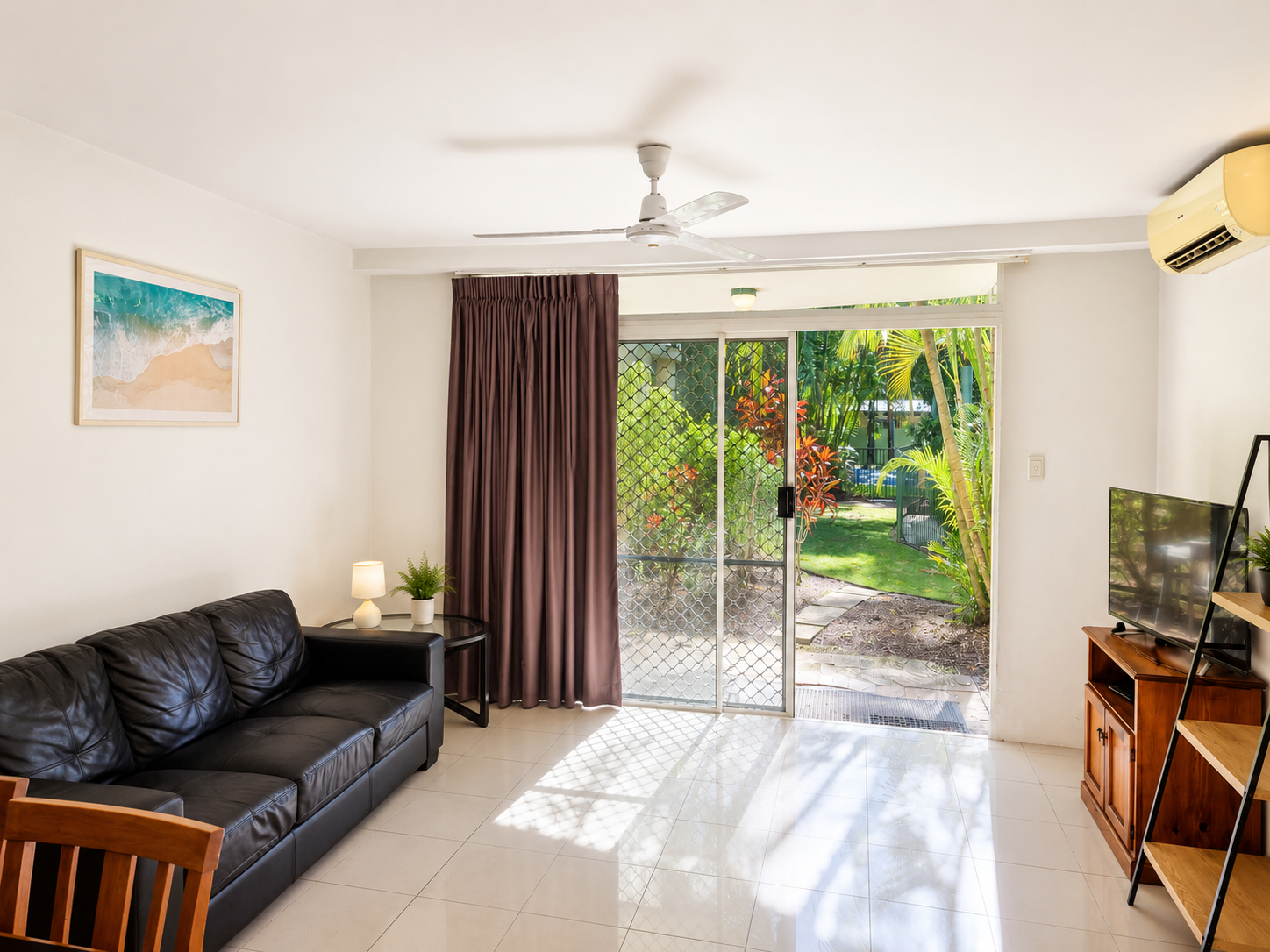 14/1-19 Poinciana street, Holloways Beach - Thumbnail 2