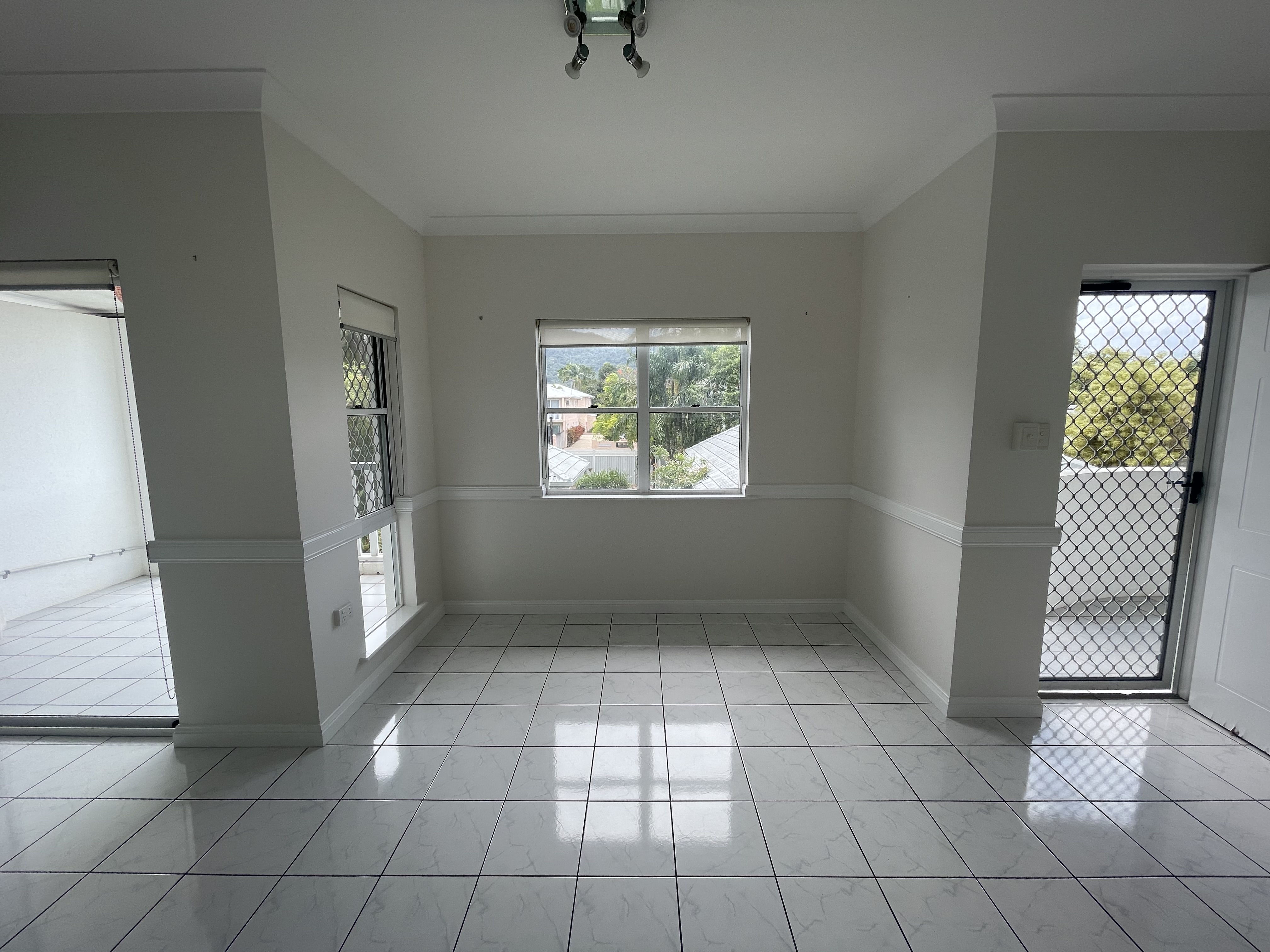 6/7 Springfield Crescent, Manoora - Thumbnail 2