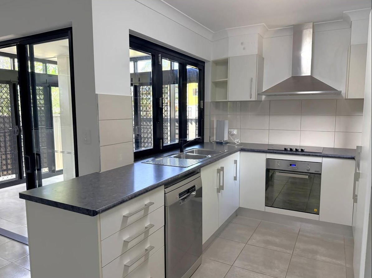 3/260 Buchan Street, Westcourt - Thumbnail 4