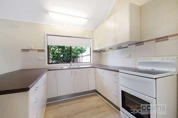 3/8 Carnation Drive, Mooroobool - Thumbnail 3