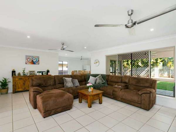 53 Larsen Rd, Redlynch - Thumbnail 2