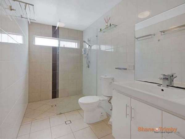 210 Greenslopes St, Edge Hill - Thumbnail 5