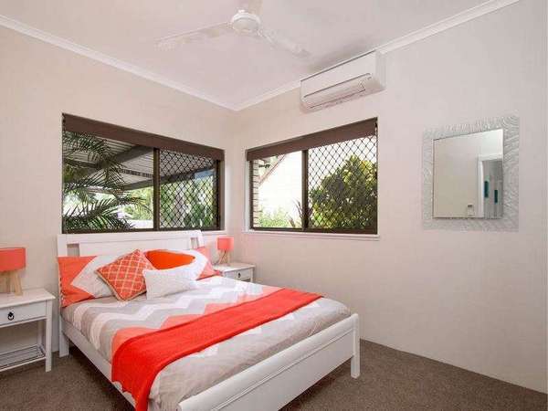 19/21-31 Poinciana Street, Holloways Beach - Thumbnail 3