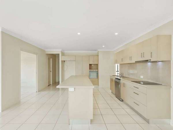 28 Springbrook Ave, Redlynch - Thumbnail 4