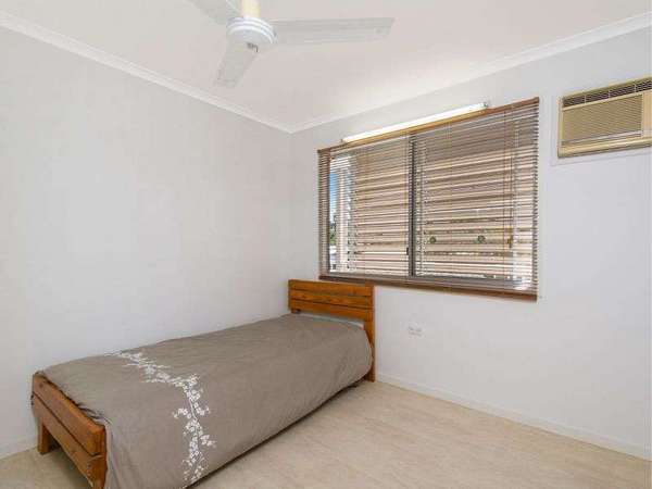44 Clinton Street, Yorkeys Knob - Thumbnail 8