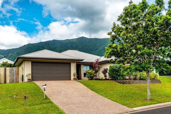 6 Springbrook Avenue, Redlynch - Thumbnail 2