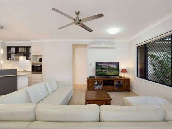 32 Huntley Crescent, Redlynch - Thumbnail 4