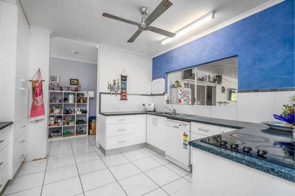 13 Ethel Close, Redlynch - Thumbnail 7