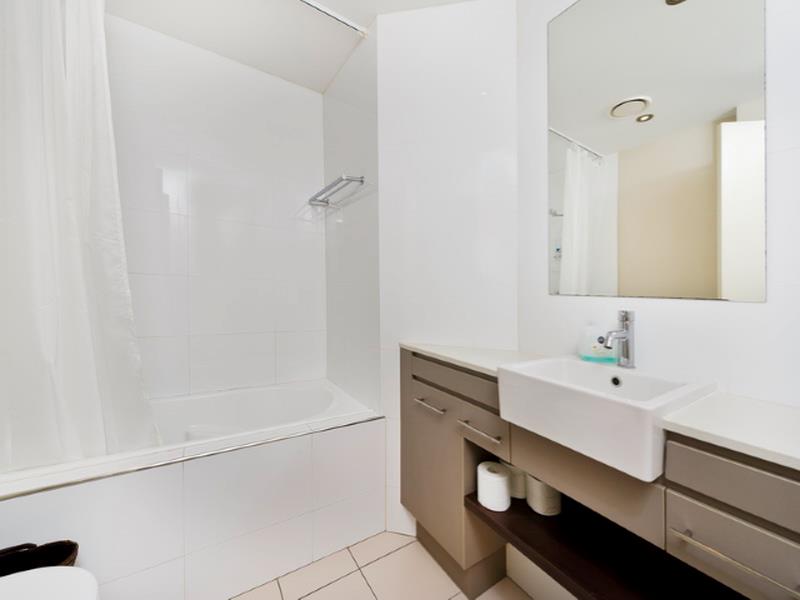 803/12-21 Gregory Street, Westcourt - Thumbnail 5