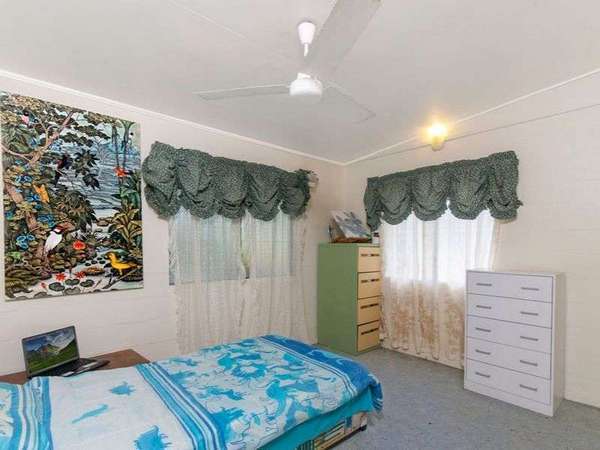 35 Maple Street, Holloways Beach - Thumbnail 5