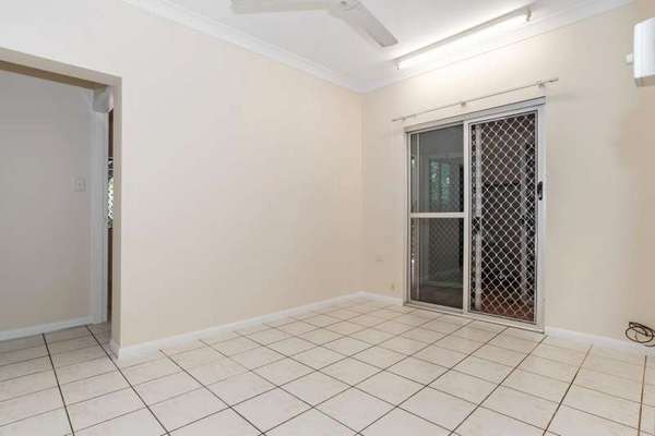 7 Lennon Street, Westcourt - Thumbnail 6