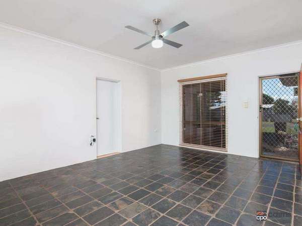 37 Impey, Caravonica - Thumbnail 5