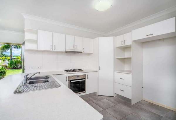 2 Hunter Close, Redlynch - Thumbnail 4