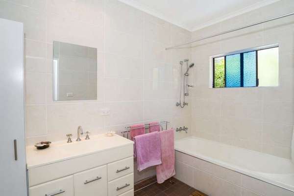 46 Oleander Street, Holloways Beach - Thumbnail 8