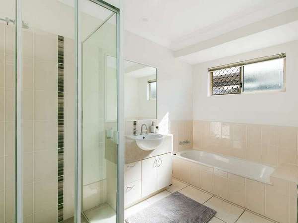 53 Larsen Rd, Redlynch - Thumbnail 6