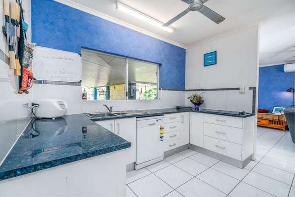 13 Ethel Close, Redlynch - Thumbnail 6
