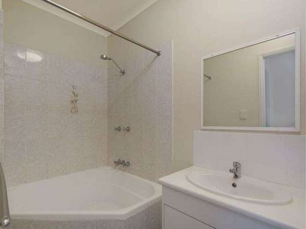 6/8-10 Ascot Avenue, Westcourt - Thumbnail 7