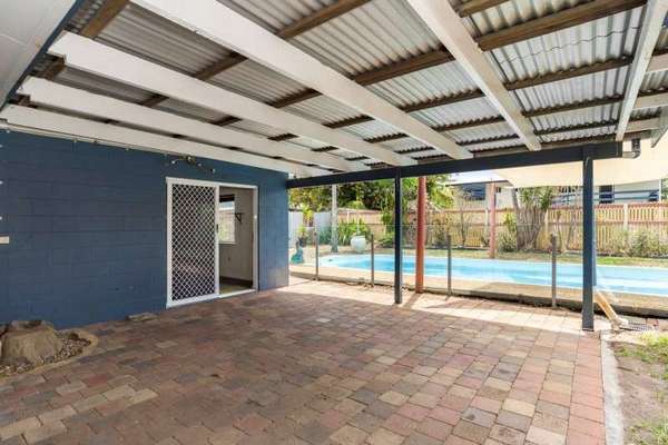 3 Mimosa Street, Holloways Beach - Thumbnail 3