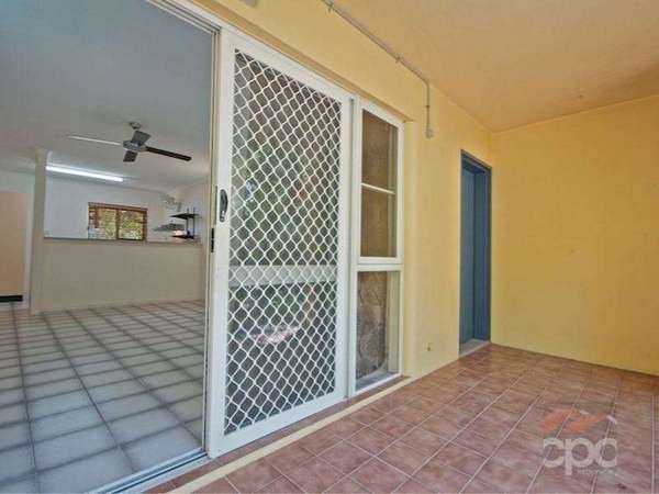 25/1 Ray Street, Yorkeys Knob - Thumbnail 2