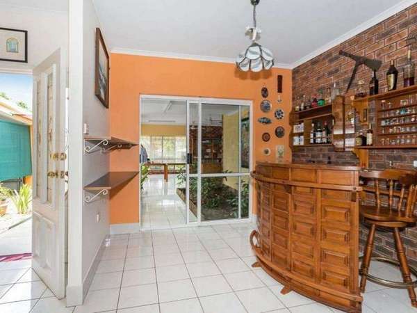 4 Harwood Close, Brinsmead - Thumbnail 3