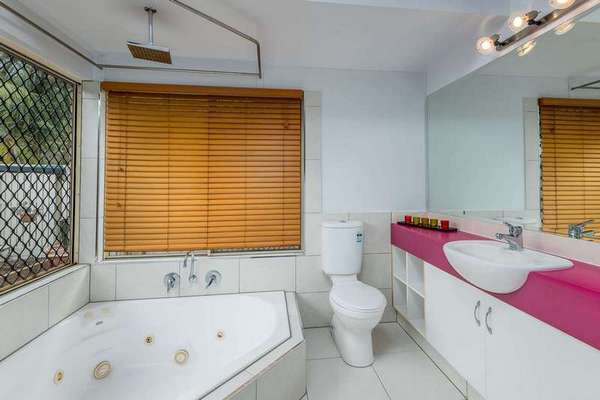 81 Michaelangelo Drive, Redlynch - Thumbnail 7